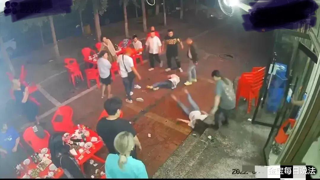 唐山施暴嫌犯全部落网,罪名决定判多久,一个细节值得关注
