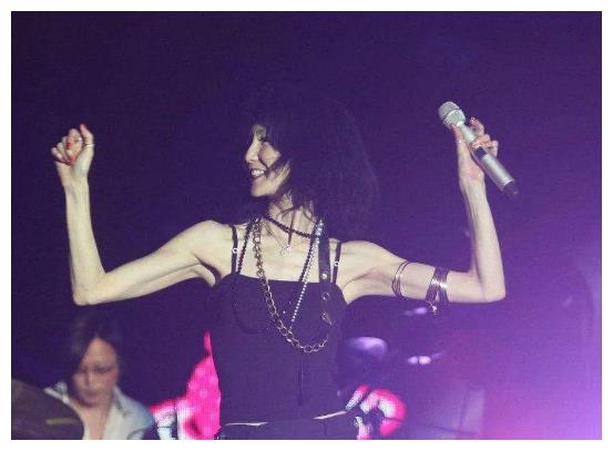 张曼玉|张曼玉独居暴瘦让人担忧？深扒顶级女星身家，才知什么叫把握人生