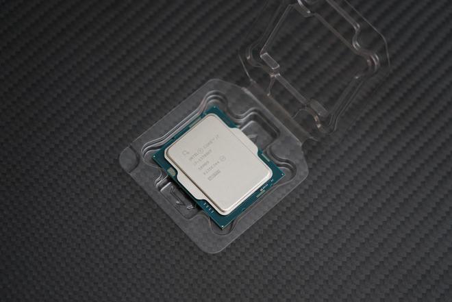 CPU|?双11装机汇报：13700KF+七彩虹Z790+骨伽天吴T5水冷