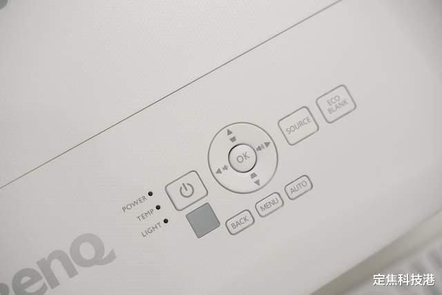 明基|明基新款多人会议商用投影仪：MH560高亮高清画面呈现