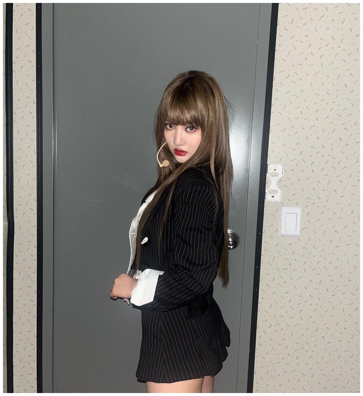 宁艺卓|aespa宁艺卓因路过粉丝捂耳朵,遭韩流网友炮轰,断章取义不可取