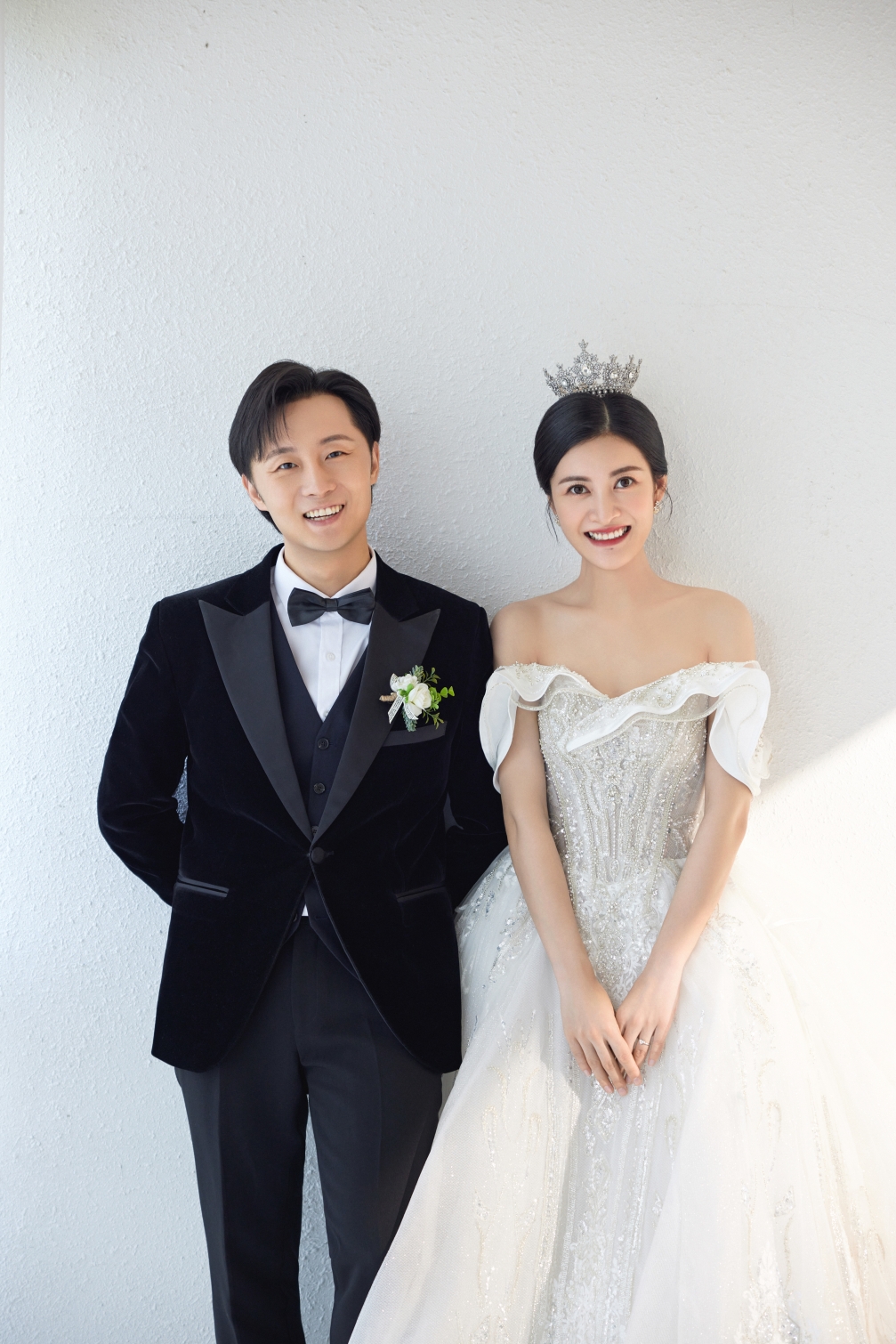 宋秉洋|宋秉洋官宣和相恋13年女友结婚 婚纱大片曝光幸福满满