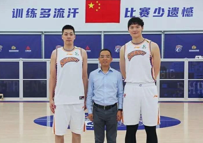 表情包|场均骤升7.1分！感谢王哲林，感谢上海男篮！苦熬11年终成核心