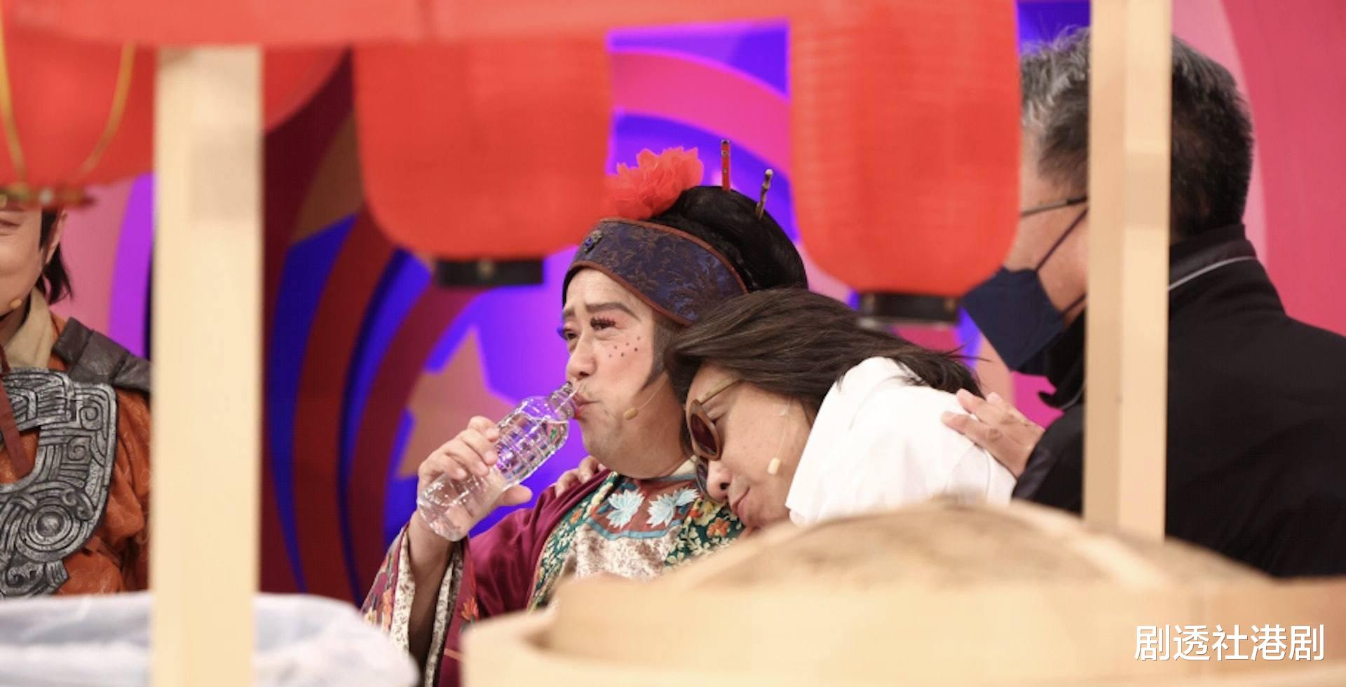 曾志伟|太惊险！曾志伟录节目遭好友整蛊，险被道具弄伤一度要求停工