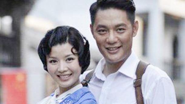 傅程鹏|傅程鹏前妻罕露面，穿3千花裙笑开怀，46岁当院长与儿子生活幸福