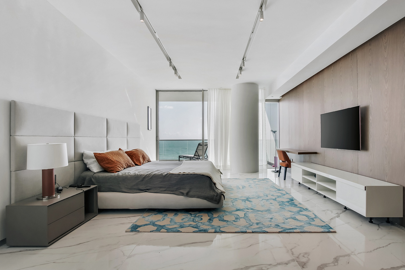 拥有超级无敌海景房的小户型，轻奢且实用，实在好看