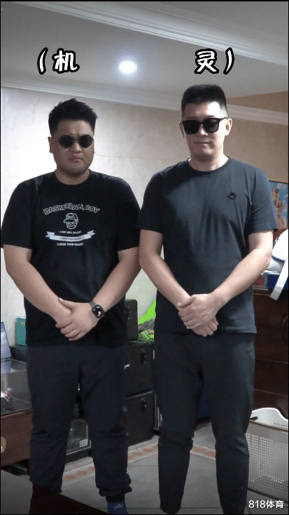 笑喷! 周鹏带俩保镖去朋友饭局, 保镖不会开车坐后座, 周队当司机大哥