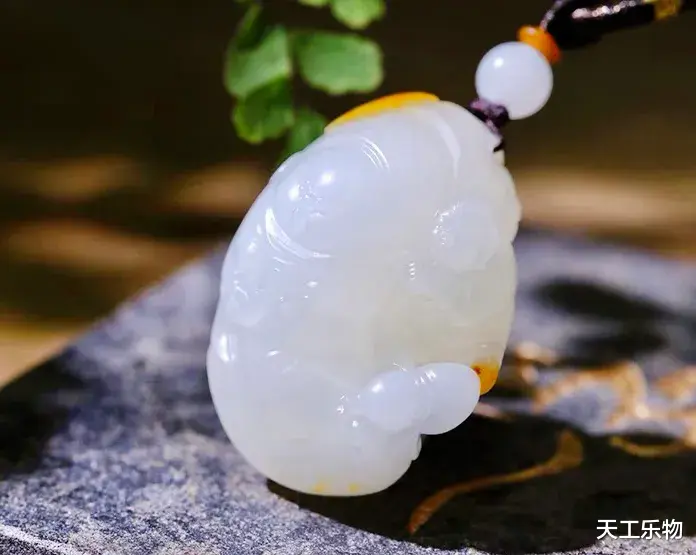 雕刻|和田玉市场怪象:看不上的雕件,买不起的原籽!