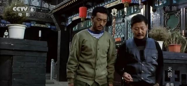 富大龙|富大龙：一生不接广告，不上综艺，出道37年还在租房住