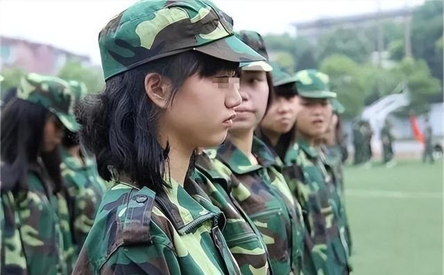 刘珂|纪实：16岁女生与军训教官恋爱，分手后被对方用视频威胁保持关系