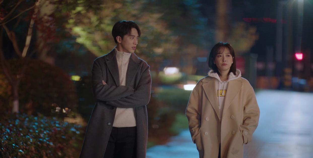 谁都知道我爱你|《谁都知道我爱你》难怪没啥热度，剧情之外，女主角演技也有问题