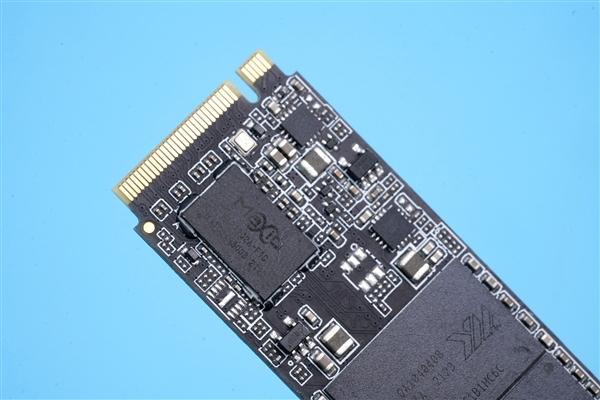 ssd|第三代NAND闪存加持 长江存储致态TiPlus5000 1TB SSD图赏