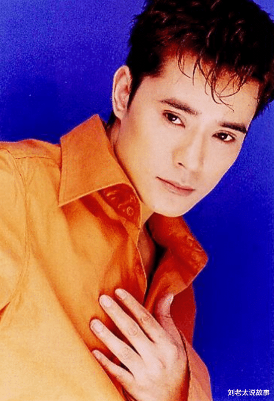 春晚|25岁春晚成名,比肩刘欢、毛宁,为何在梅艳芳出殡当天突然离世?