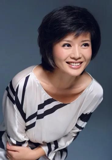 程愫|演员程愫:离婚那天抱着儿子痛哭,如今逆袭成院长