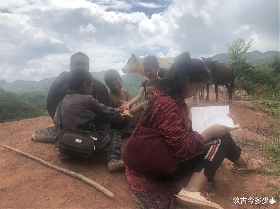 低保|失业、二婚嫁光棍、成低保户,到底是谁毁了人大学霸伍继红?