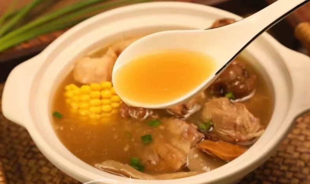 玉米|夏季喝汤，内行人经常喝这汤，营养又鲜美，滋补气血，早食早受益
