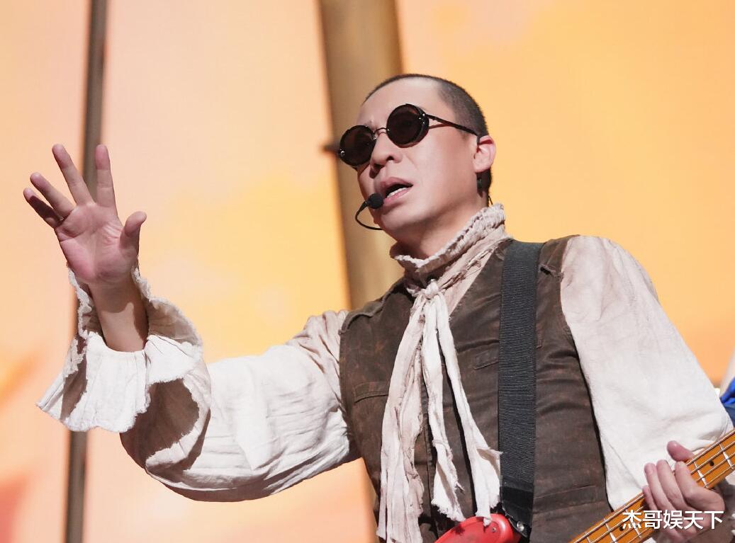 闪光的乐队|模仿的赛制让人喜欢，原创的让人反感，《闪光的乐队》又火又尴尬