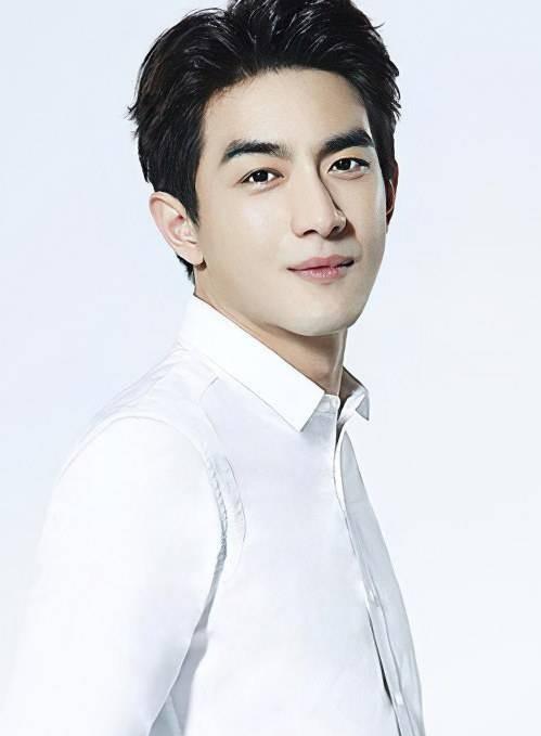 秦岚|34岁林更新:与富二代女友相恋5年,转身和周冬雨蒋梦婕牵扯不断