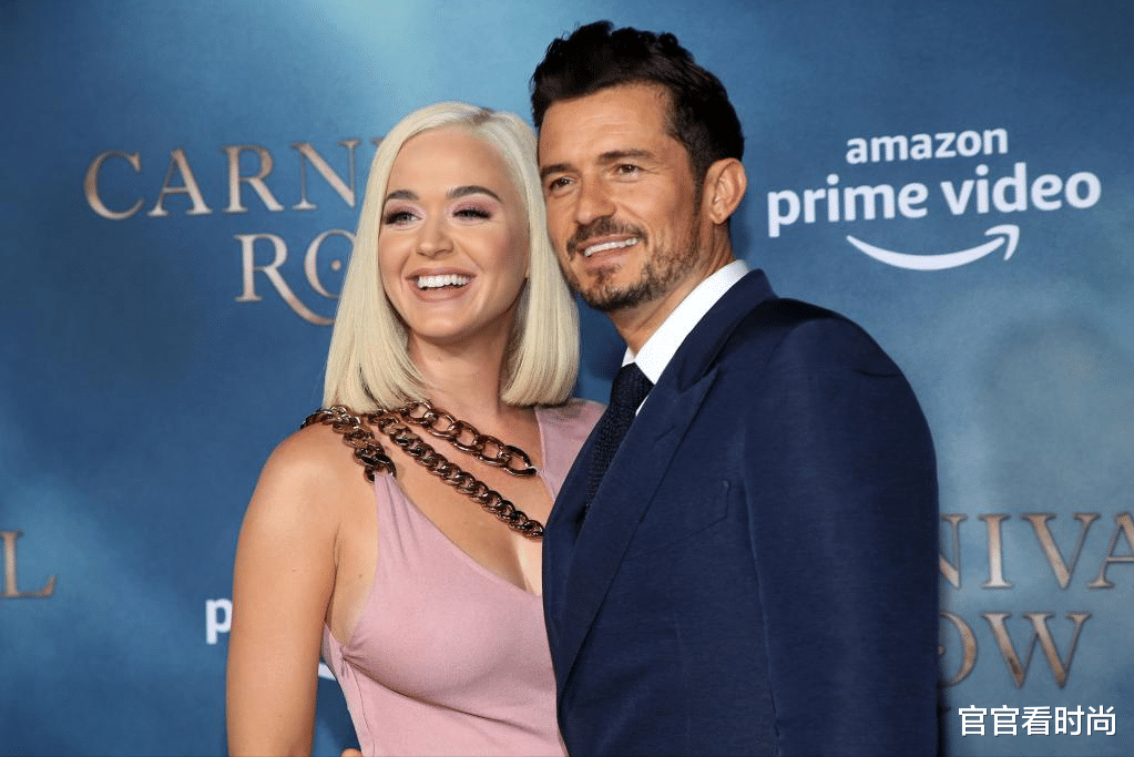 凯蒂·佩里|凯蒂·佩里为节目做宣传,晒穿紧身迷你裙的照片,疑似模仿麦当娜