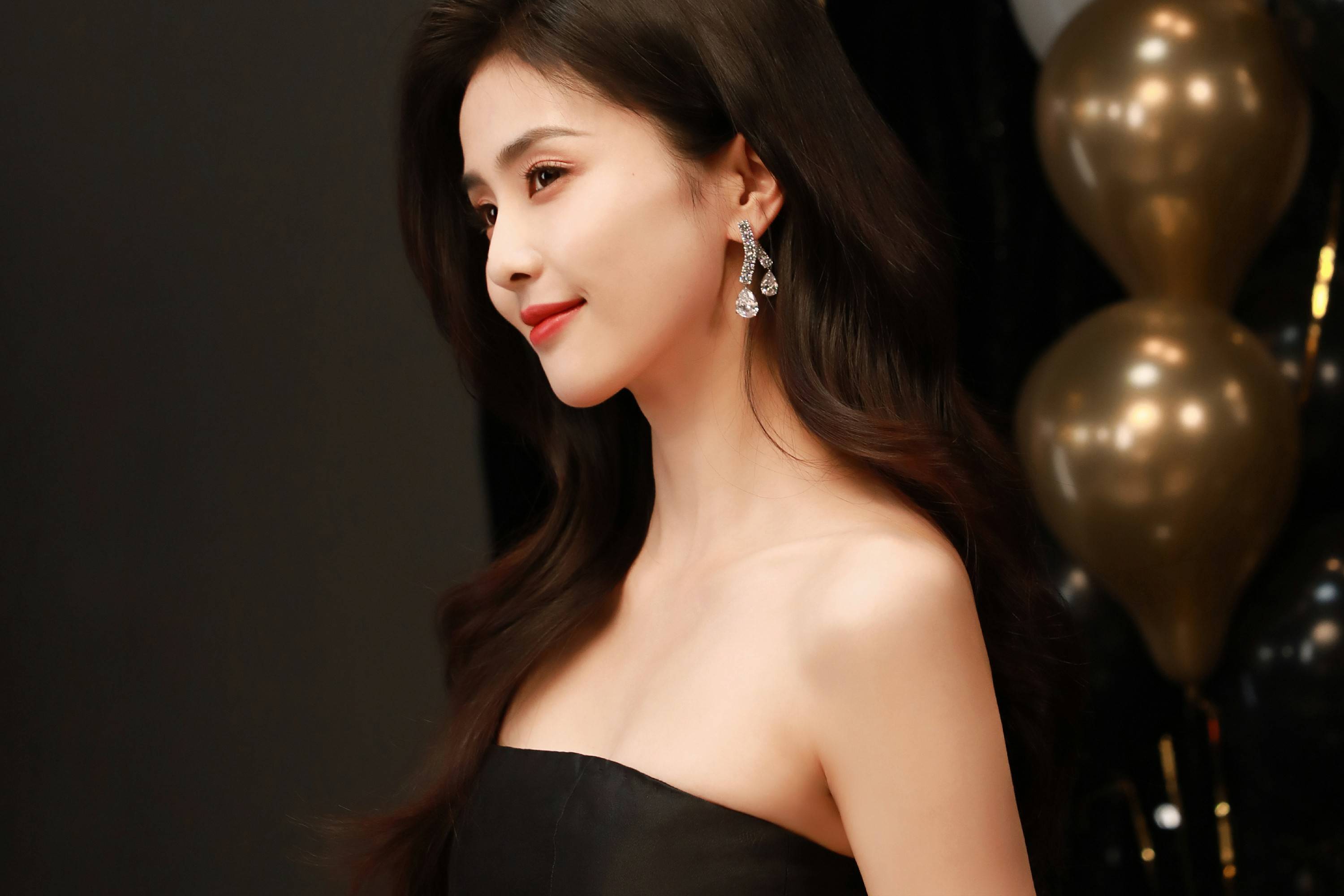 春晚|《跑男》开播 尔木萄美妆工具代言人白鹿诠释“反转魅力”