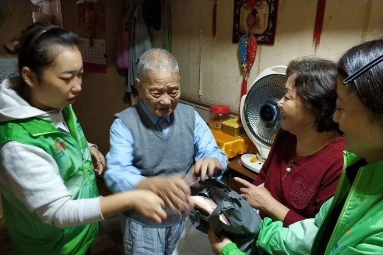 |从“糟老头”逆袭到“渔老头”，他们做好护河“啄木鸟”~