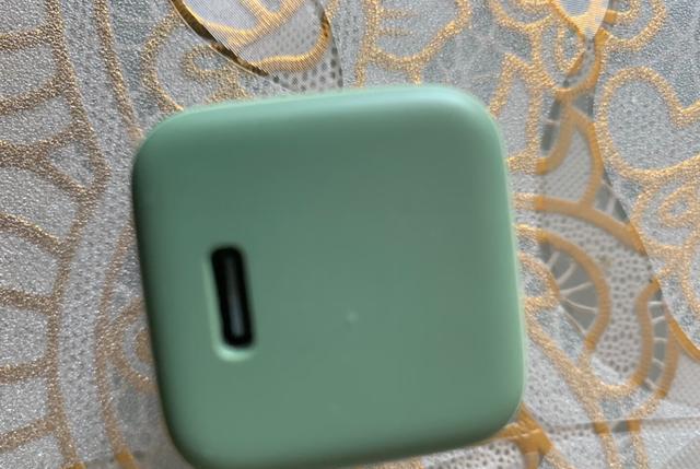 充电器|iPhone14原装充电器太贵,平替有什么推荐?几个30W款更值得入手