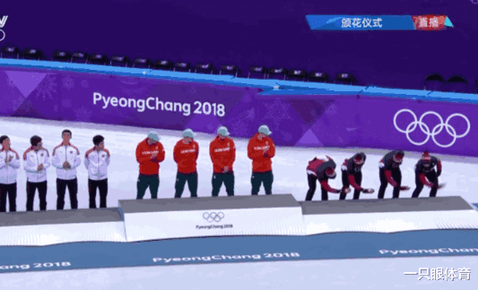 国际米兰|争议！车旼奎用手抹灰领奖台，替韩国喊冤，网友：打脸自己国家