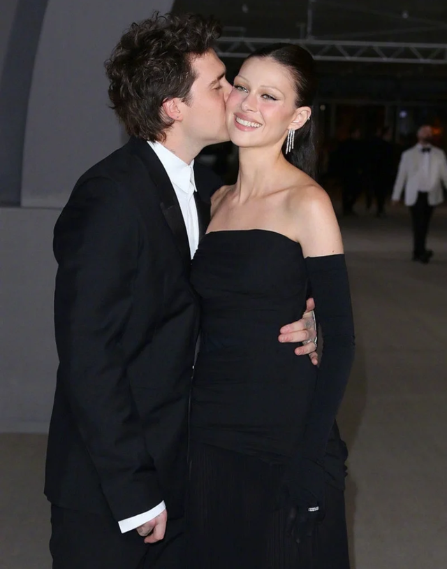 穿衣搭配|贝克汉姆的儿媳妇，又给长脸了