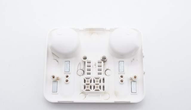 无线耳机|内置英集芯IP5333多功能电源管理SOC，Kiss me Q8真无线耳机拆解