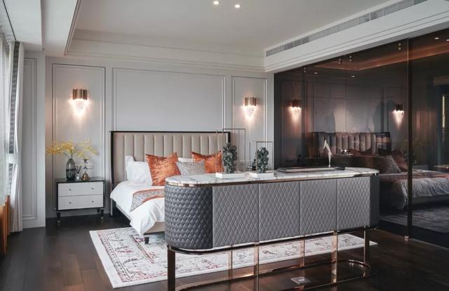 你还在买衣柜？聪明人都开始“挖墙”装衣橱了，漂亮还省空间