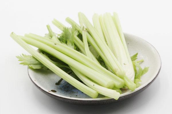 肝脏|肝火旺盛别乱吃药,坚持几种食材煮粥喝,肝脏或能慢慢变好