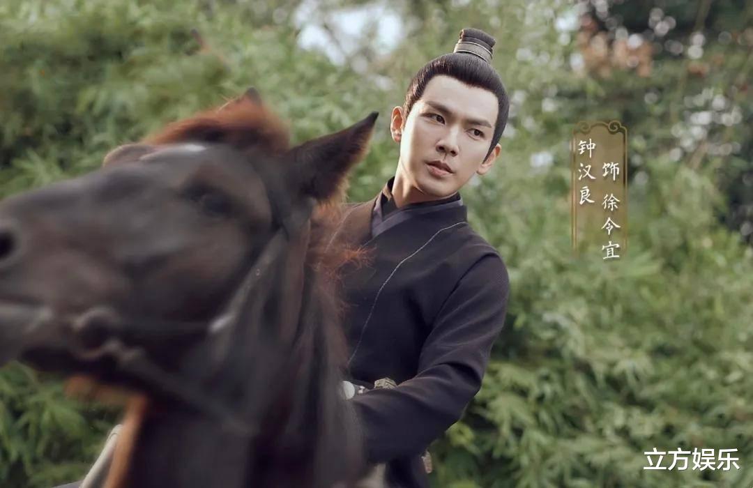 袁冰妍|袁冰妍钟汉良新剧路透曝光,后者拍戏一脸疲倦,和女主似两代人!