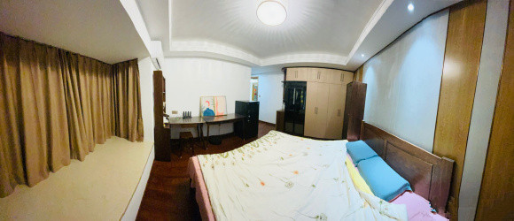 144平四房,住了一年多,感觉风格凌乱不入流,跟不上现在的装修