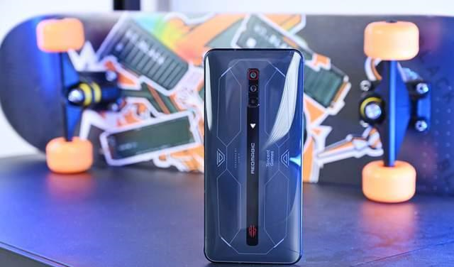 小米科技|1月旗舰手机性能排行榜：小米12系列上榜！