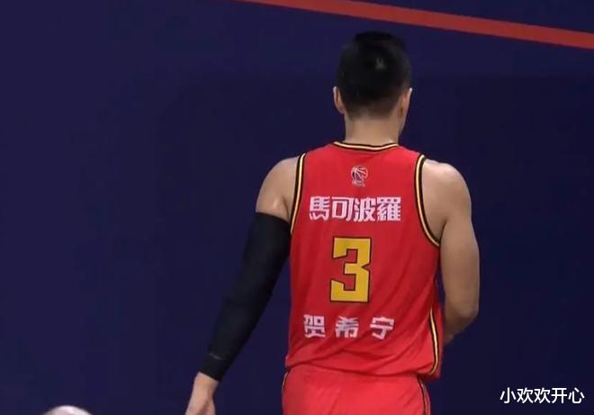 深圳男篮|CBA罕见的1幕！队友之间内讧葬送到手的胜利 杨毅：就像是业余球队