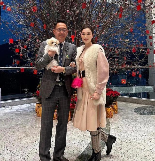 情人节|8位豪门阔太过情人节,向太晒8千万钻石,田朴珺晒夫妻亲密合照