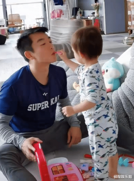 金智妮|苗苗庆结婚两周年，透露产期将至状态好，晒郑恺为女儿理发超幸福