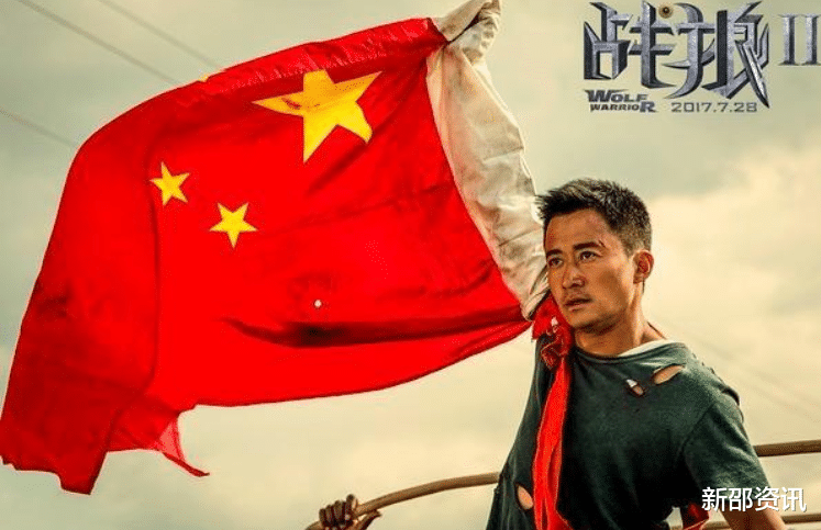 事件回顾：吴京用苹果手机拍照事件持续发酵，导演点名批评，爱国人设遭质疑