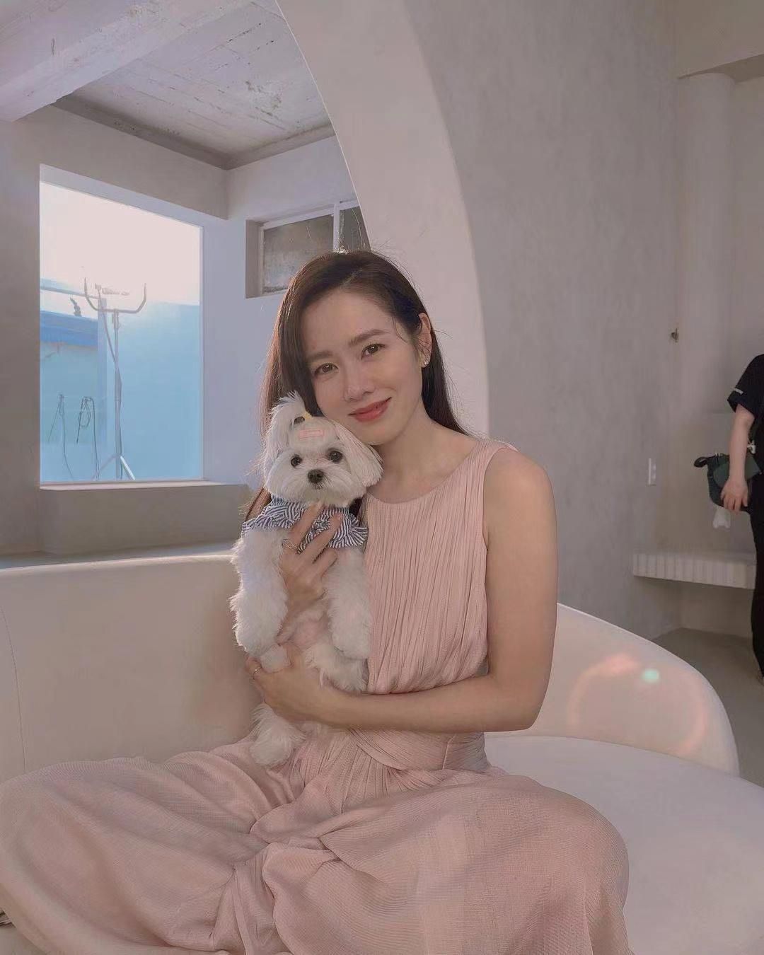 孙艺珍|孙艺珍40岁还跟仙女似的！在爱情浸润下愈发清纯减龄，根本不会老