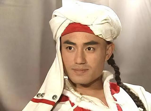 牟凤彬|还珠格格蒙丹扮演者牟凤彬现状曝光,做核酸无人识,46岁仍跑龙套