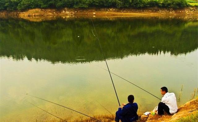 |渔乐杂谈：深秋钓鱼，别在这4种钓位下竿