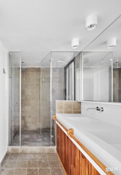 如果你家卫生间也装了钢化玻璃门,那一定要注意:别拿生命开玩笑