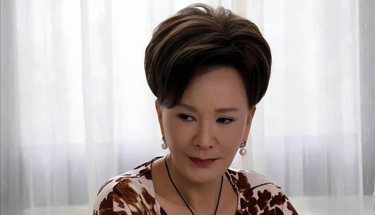 夏台凤|夏台凤：惨遭双性恋丈夫所骗，婚后被借腹生子，晚年儿子患癌离世