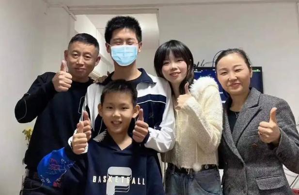 孙悦|孙海洋女儿晒旅游美照，配古诗词文案获赞，自曝与孙卓有代沟