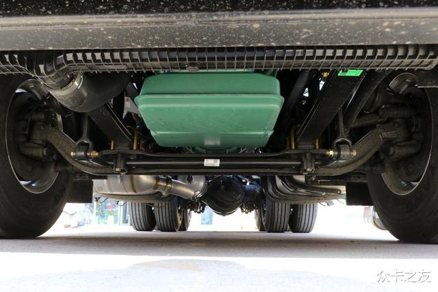 买不起解放J7就看它,平地板+宽卧铺,560马力带12挡AMT