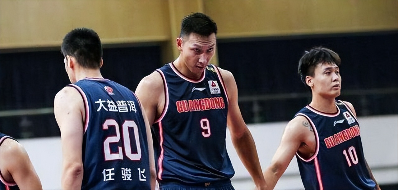 徐杰|1米79！半决赛场均14+2，硬刚郭艾伦赵继伟！他可比郭昊文强多了