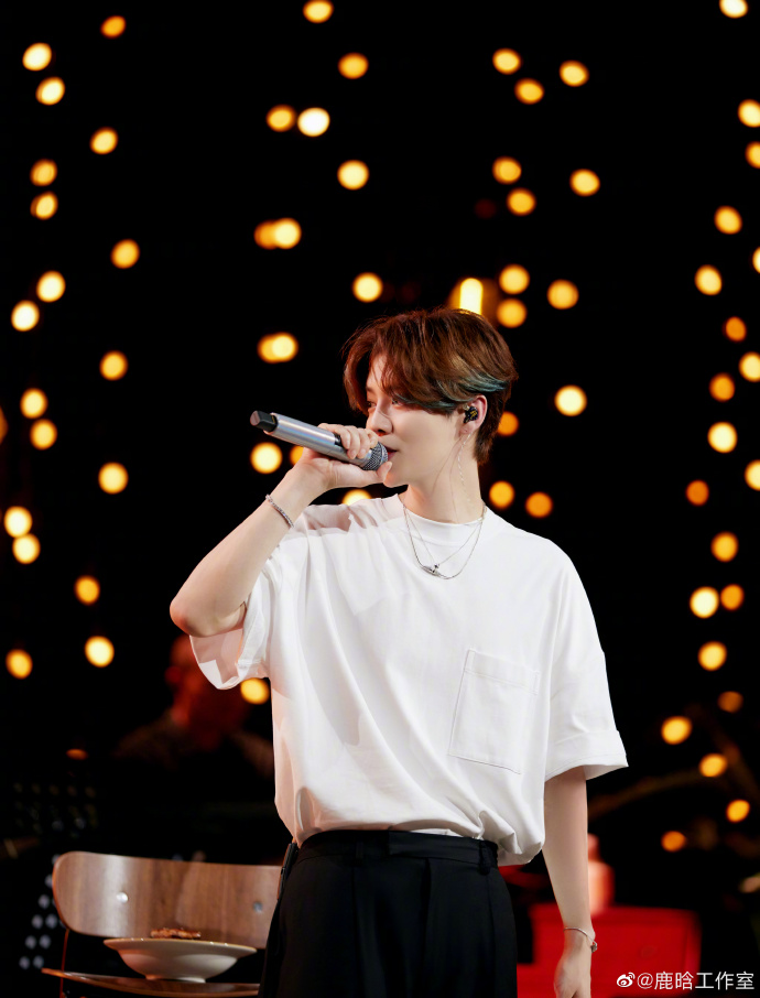 演唱会|刘德华演唱会今晚播出!删减11首歌,能否再创纪录