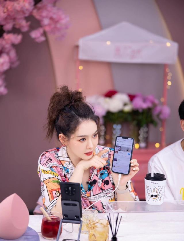 戚薇|滤镜碎一地!网友质疑戚薇卖假货:直播间购买产品经鉴定是假货!