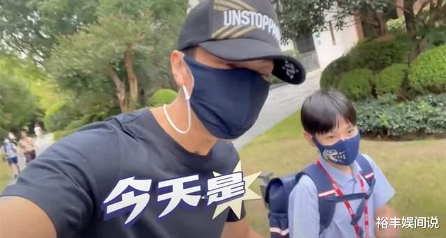 吴尊|吴尊一双儿女正式在中国上学!分别时依依不舍,所住豪宅每平16万