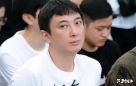 王思聪|王思聪直播首秀,一群网友给百亿富豪打赏,这实在太可笑了